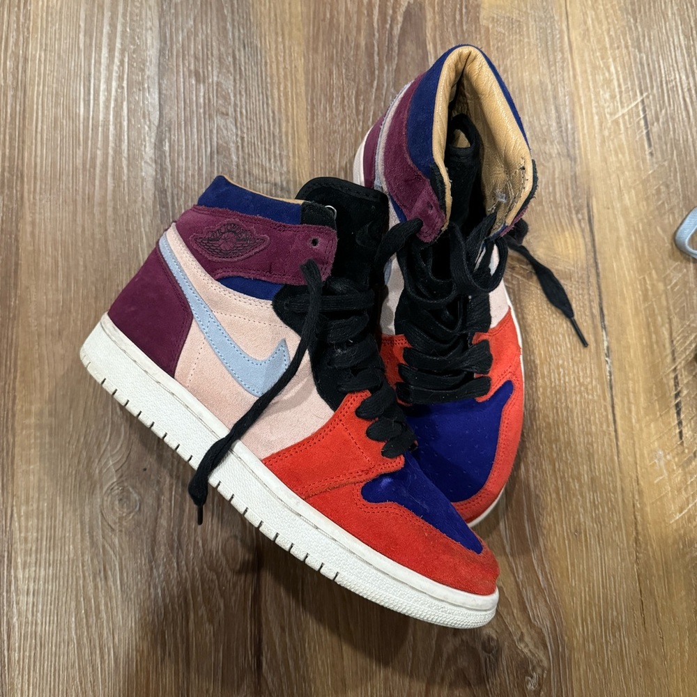 Aleali May Court Lux Jordan 1. Size 6.5women=5men.